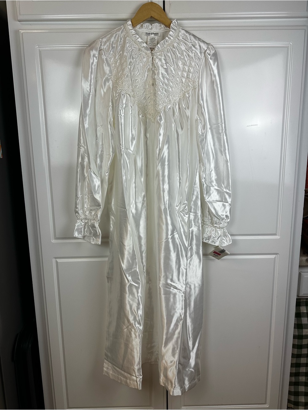 Vintage Women’s Satin Long Sleeve Nightgown w/ Embroidery- Fundamentals- NWT